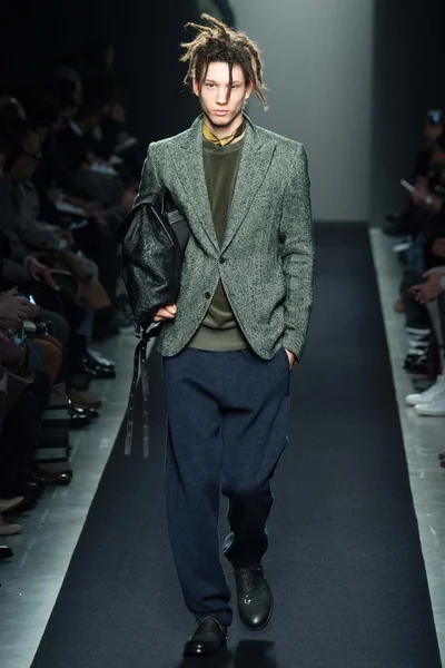 Look 35
